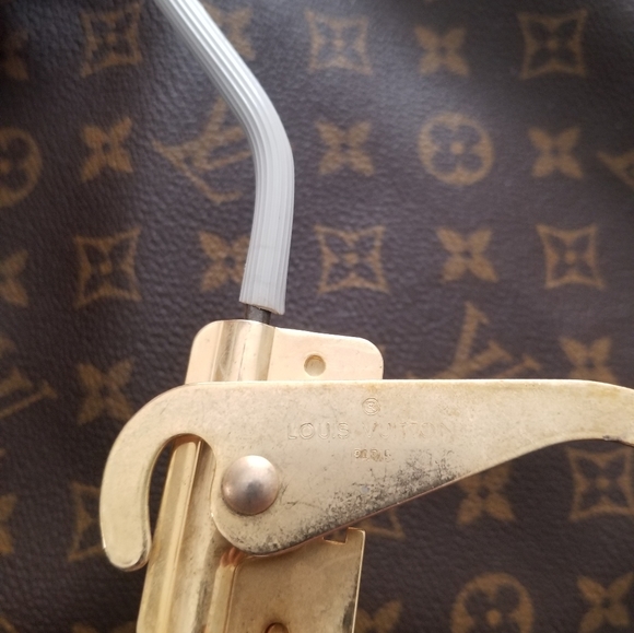 Louis Vuitton Garment Bag - Picture 14 of 15